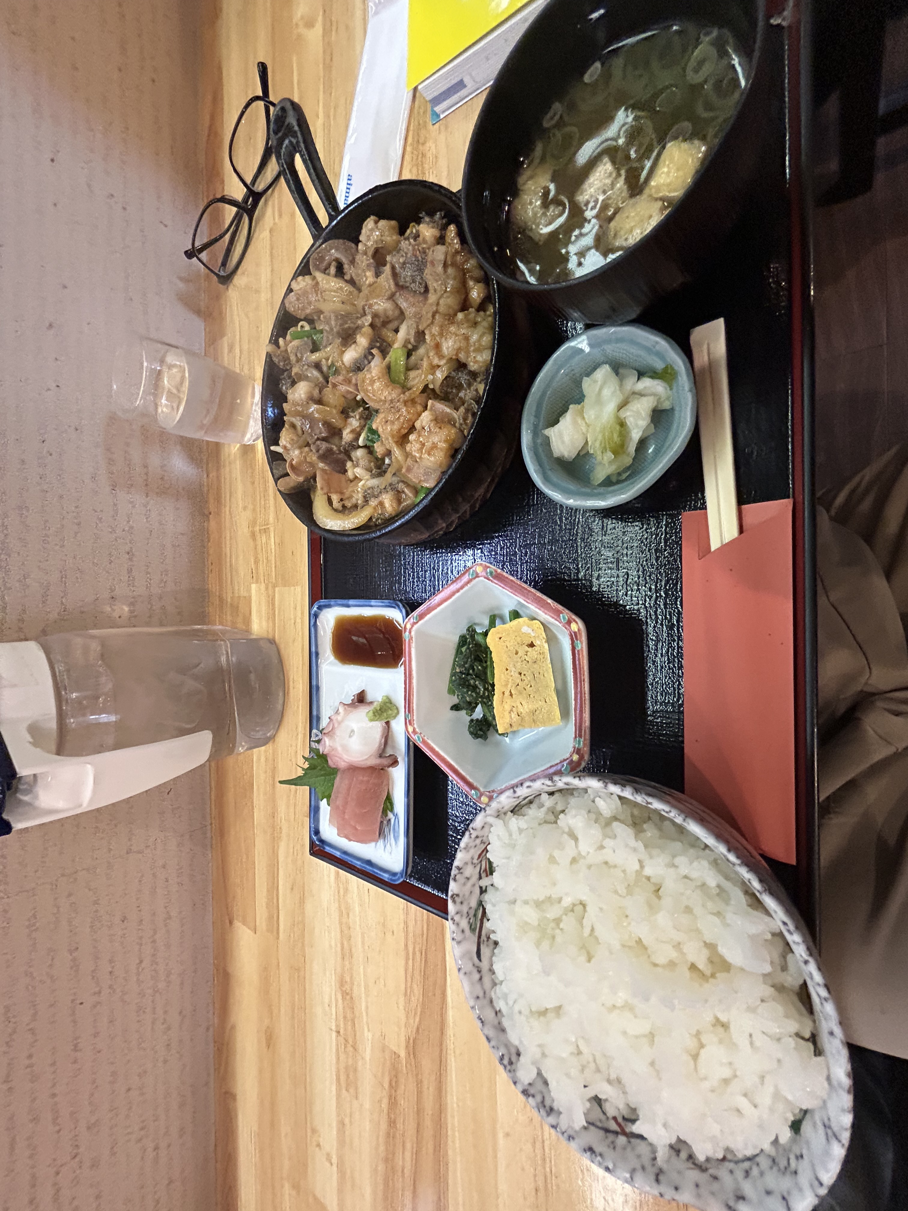 栃尾温泉けんけんのホルモン焼き定食